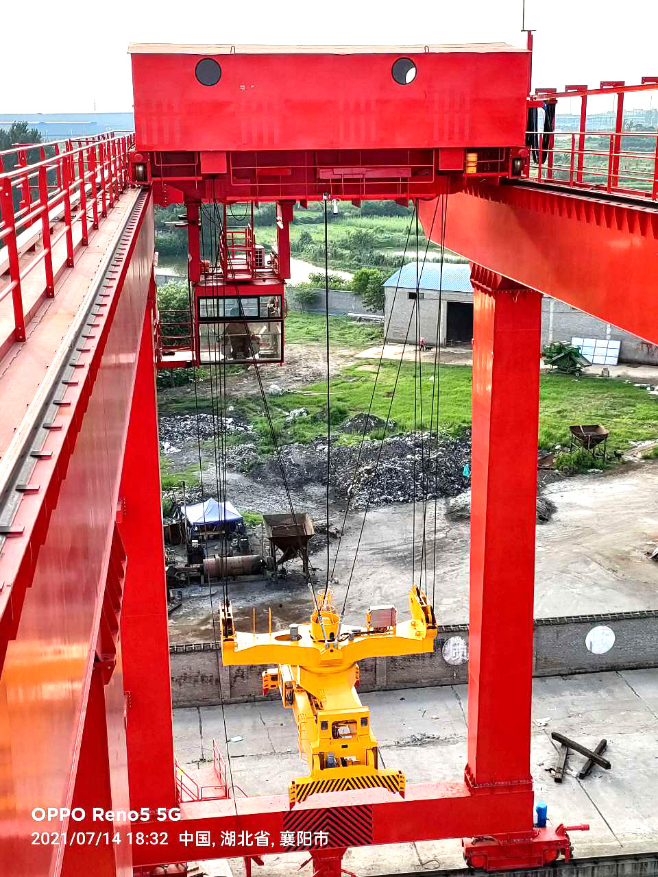 湖北襄陽(yáng)四達(dá)鐵路貨運(yùn)集裝箱起重機(jī)項(xiàng)目