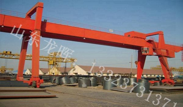 山東濰坊門式起重機銷售廠家45噸龍門吊自重