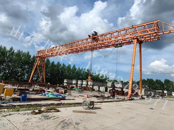 山東德州龍門吊出租公司保養(yǎng)維護(hù)龍門吊軌道