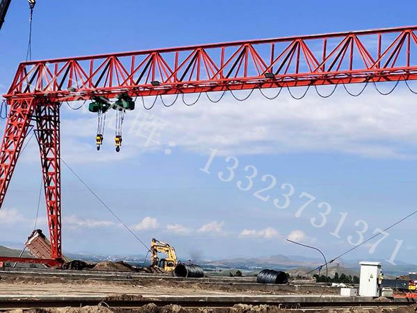 詳細(xì)闡述80噸門式起重機(jī)軌道基礎(chǔ)水平規(guī)范要求