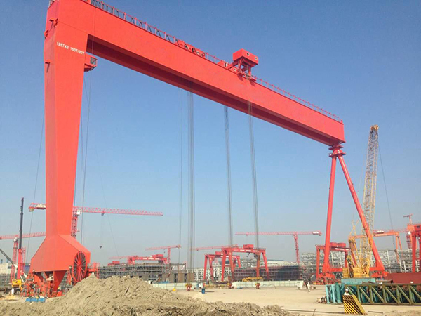 造船門式起重機(jī)
