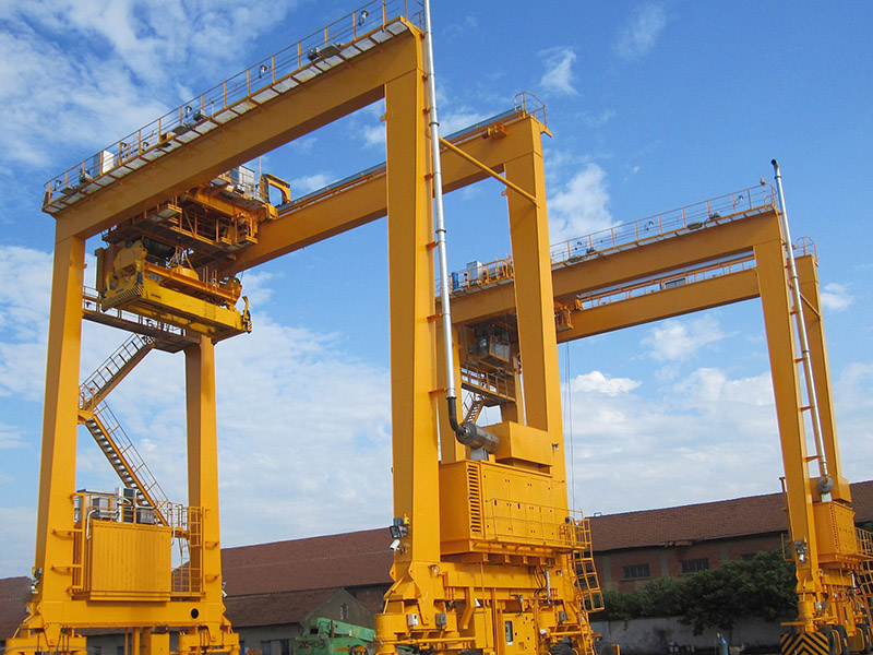 集裝箱門(mén)式起重機(jī)