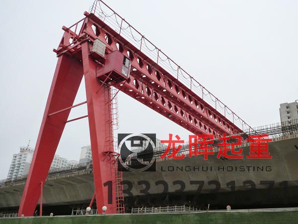 防止10噸門式起重機翻倒的方法